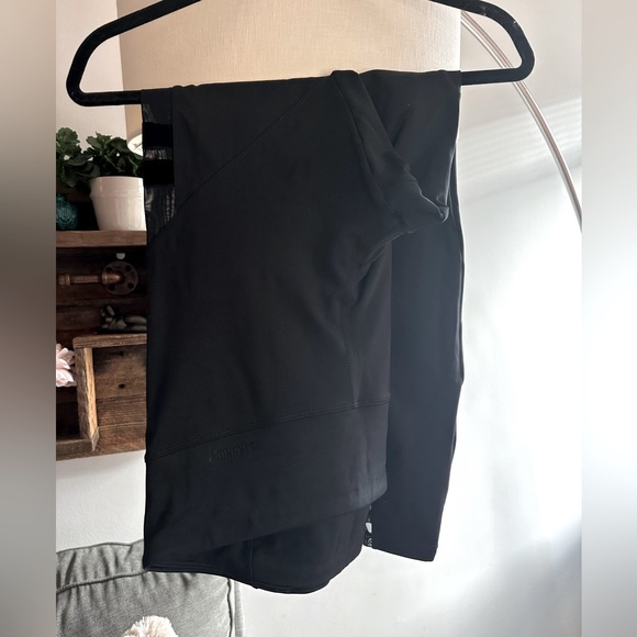 STRONGER LABEL Mesh Emblem Leggings - Picture 3 of 8